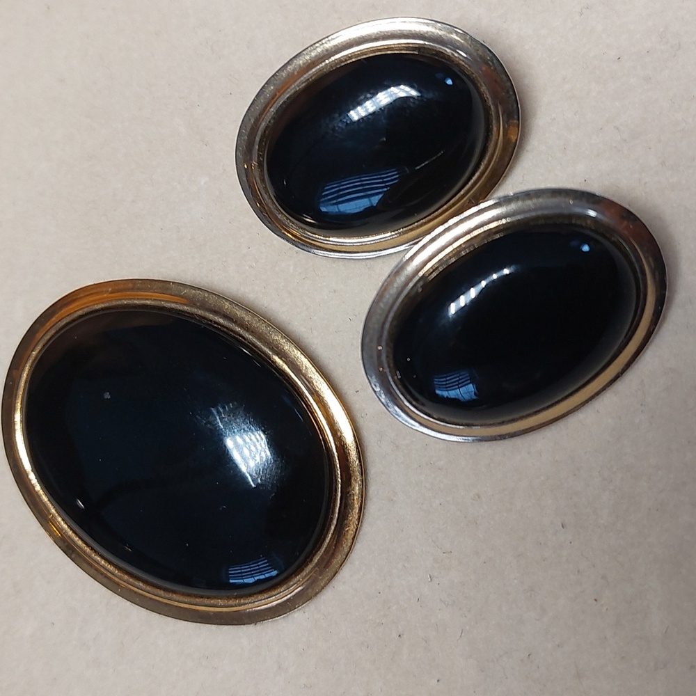 Butler Signed Black Cabachon Clip On Earrings & Brooch